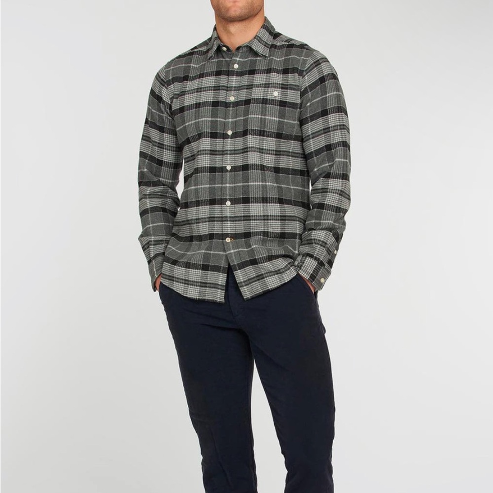 NEW!! Barbour Men’s Deltan Plaid Button-Up Shirt – Classic British Style